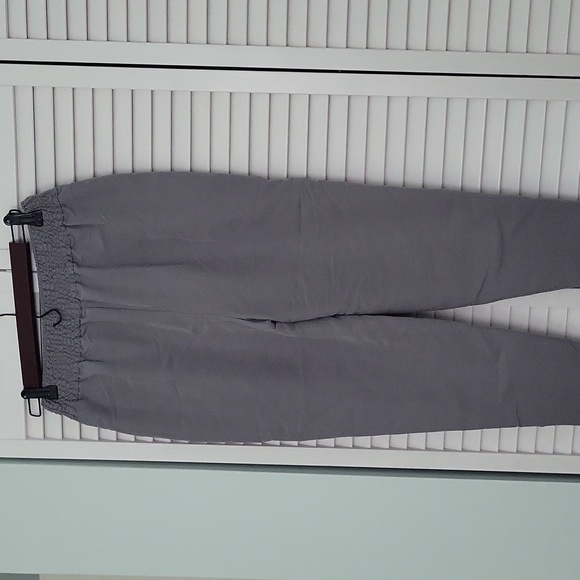 Soft fabric comfortable capris - Picture 3 of 6